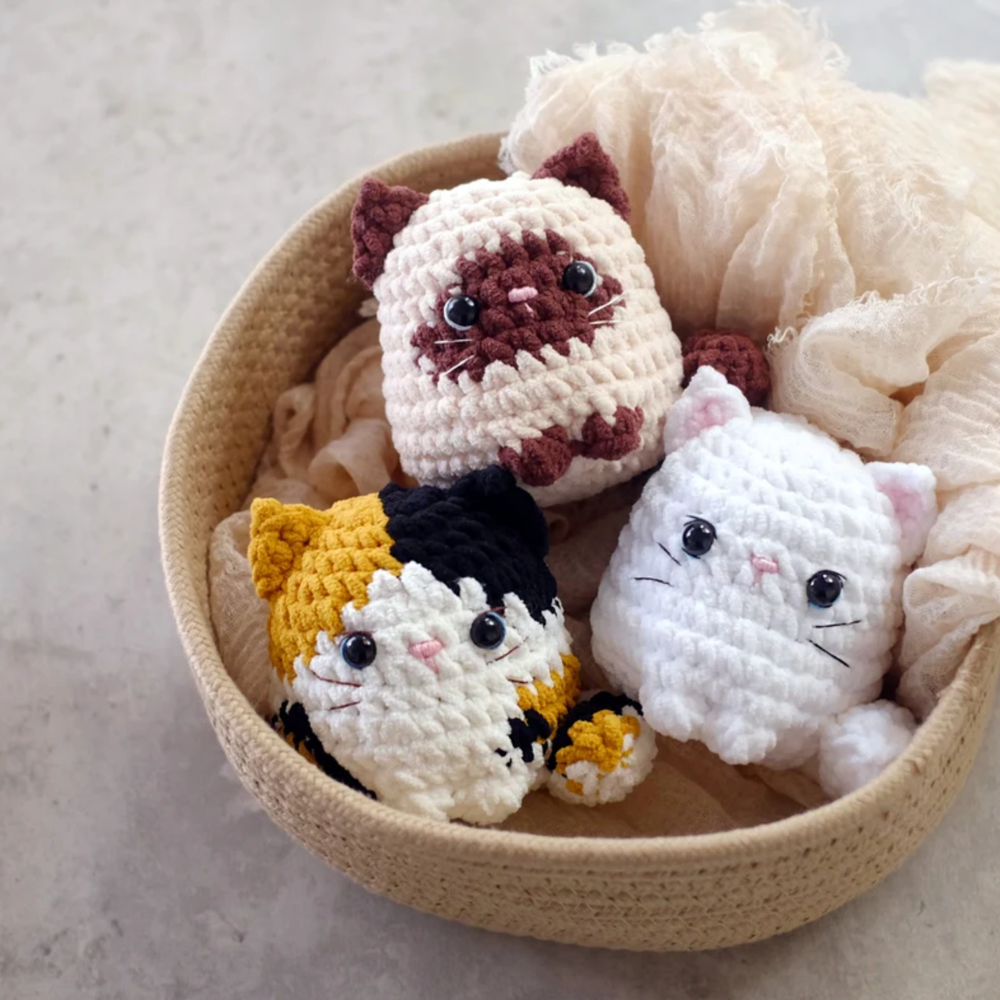 Crochet Floofcats Amigurumi Pattern (7-in-1 Bundle)(White, Calico, Orange, Siamese, Yellow, Grey, and Pink, approx. 9-10 cm each)